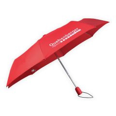 Offener roter Mini-Taschenschirm mit weißem "Quehenberger logistics" Logo auf einem Segment, silbernem Stock und rotem Griff.